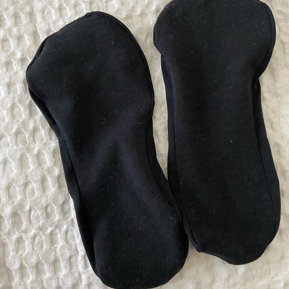Comfy black sheer women’s no show non slip socks - Picture 4 of 4